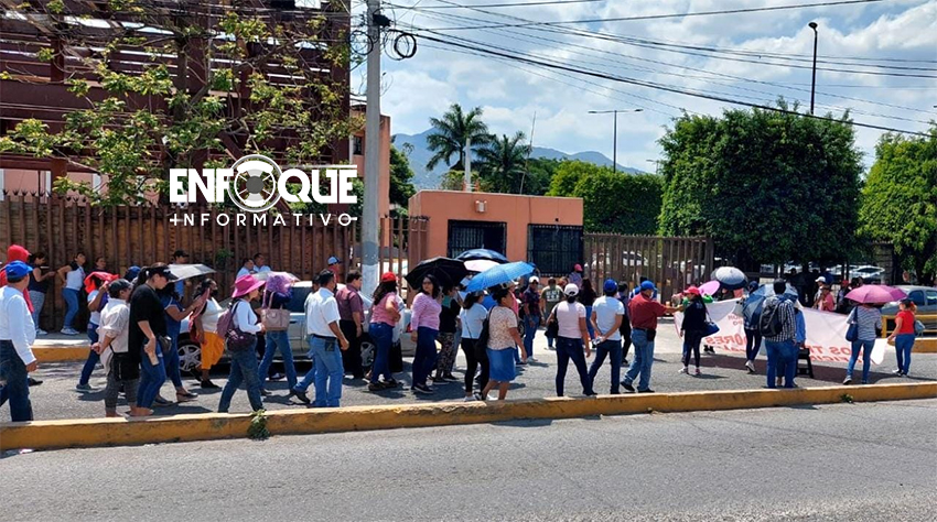 Marcha Ceteg En Chilpancingo Piden Al Congreso Que Se Destinen